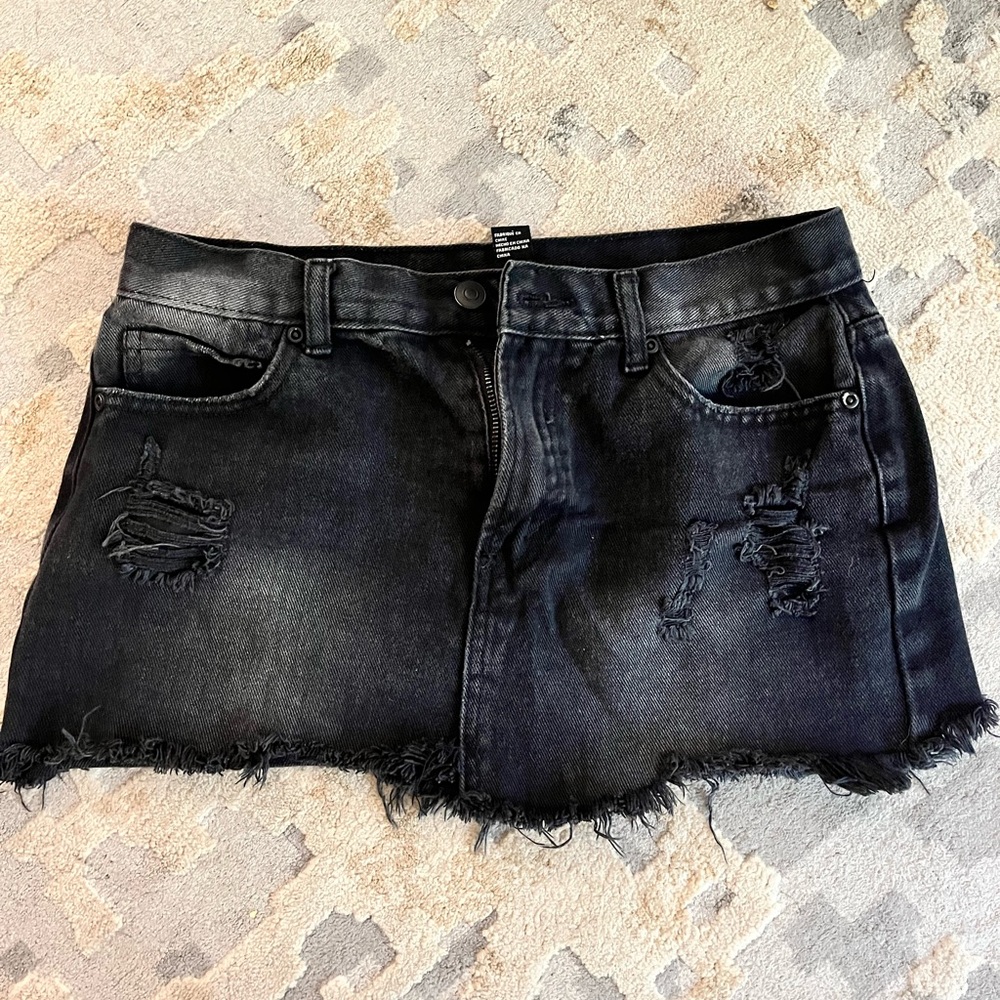 Forever 21 black skirt